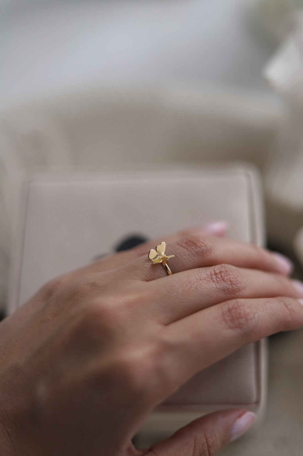 Anillo mariposa en el aire oro 18 kt