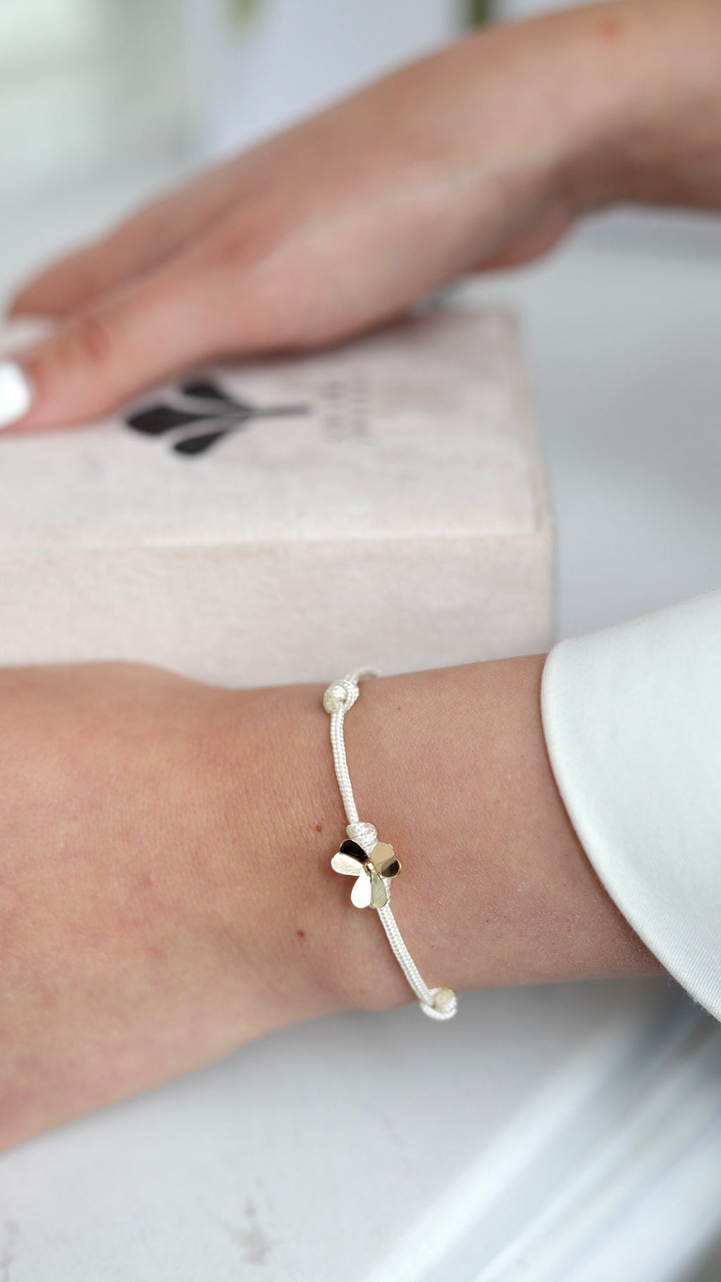 Pulsera Flor trímera Oro 18Kt