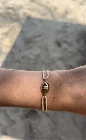 Pulsera cordon concha de mar oro 18KT