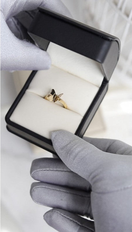 Anillo mariposa en el aire oro 18kt